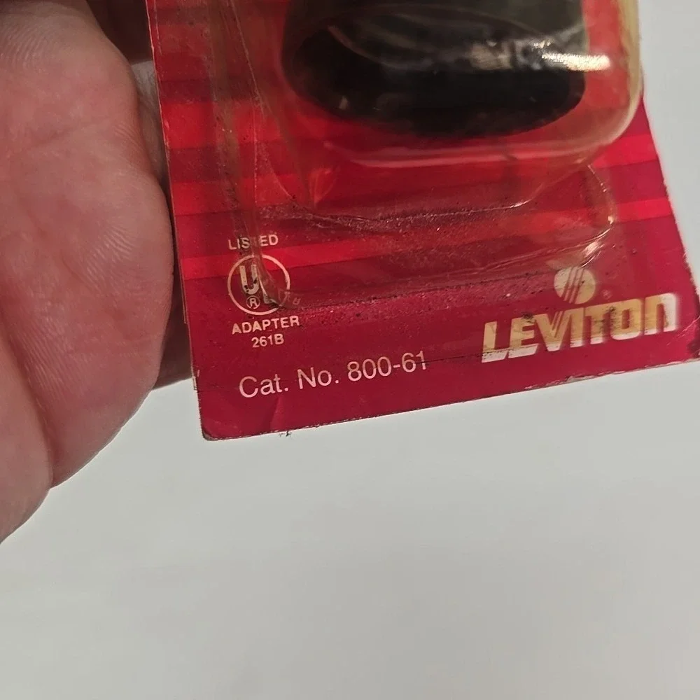 Leviton 61-B Brown Plug-In Light Socket Outlet Adapter Lampholder Plug 125V 600W